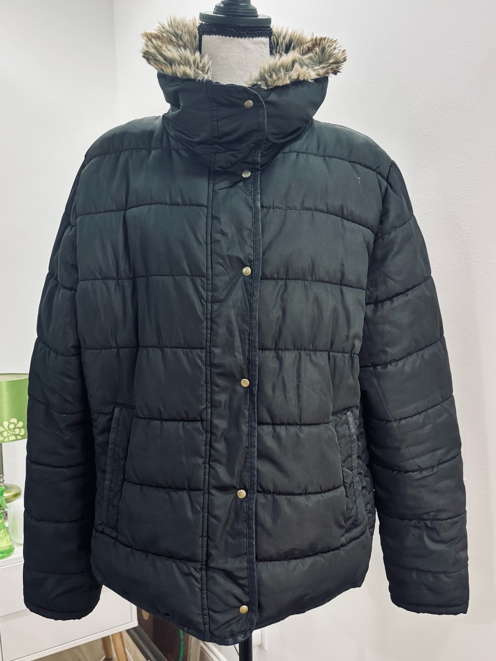 Old Navy Black Frost-Free Puffer Jacket Coat with Faux Fur Hood - Size XL